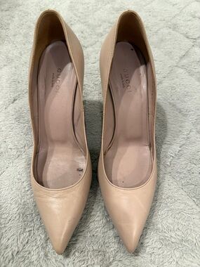Gucci Beige Pointed-Toe Leather Pumps